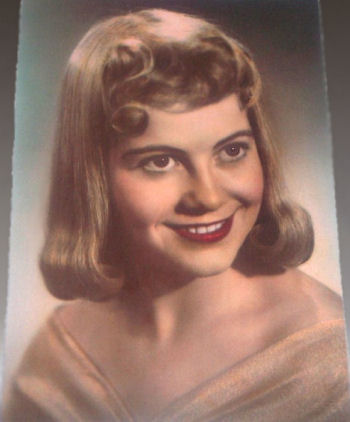 Lynda Goodman - Photo in BYH Yearbook 1959